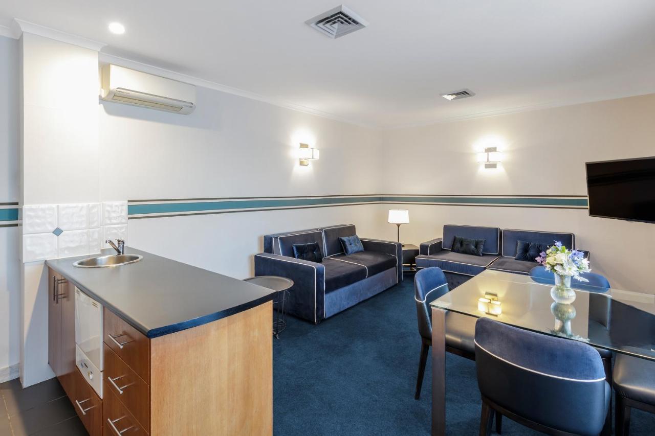 Ramada By Wyndham Diplomat キャンベラ エクステリア 写真