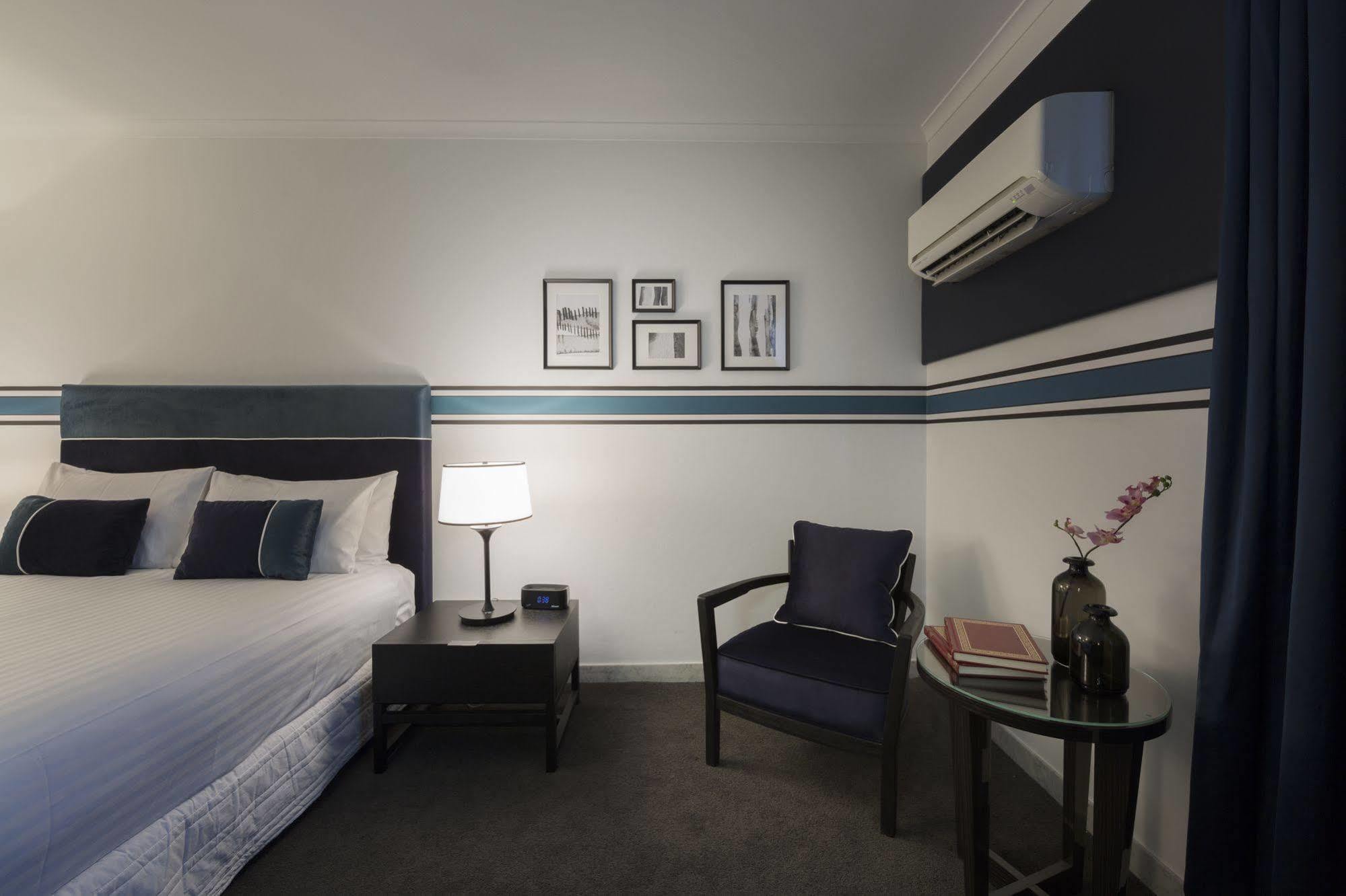 Ramada By Wyndham Diplomat キャンベラ エクステリア 写真