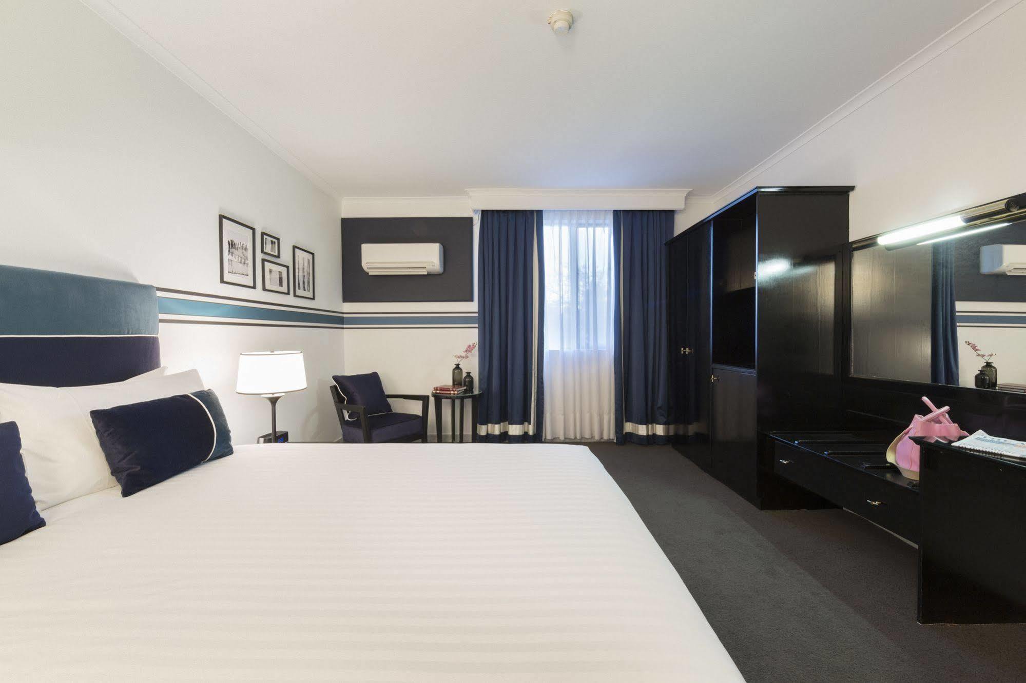 Ramada By Wyndham Diplomat キャンベラ エクステリア 写真